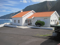 O snack-bar e pizarria no local da Faj&atilde;